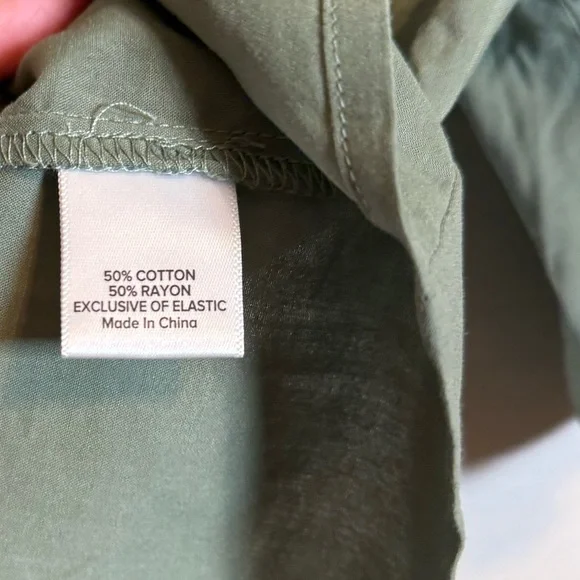 Evereve‎ Kaia Smocked Top - Picture 5 of 7